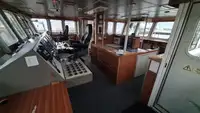 very low draft buoy laying offshore support vessel