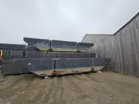 Linking pontoons