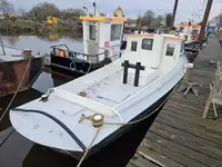 PUSH AND TOW BOAT